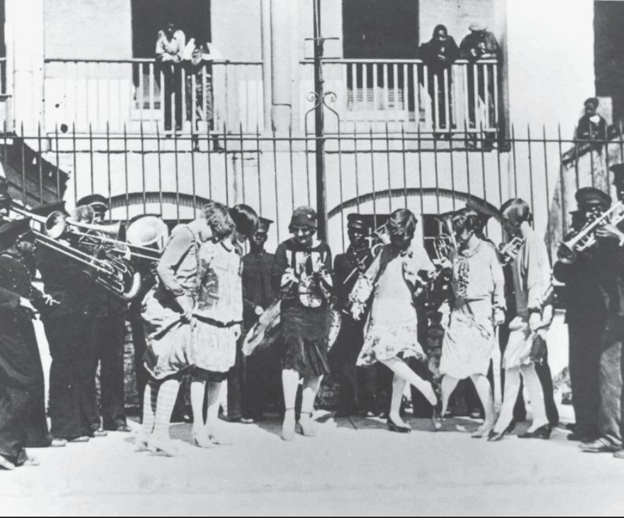 the history of charleston step, how white ladies imitaded the charleston from the boys in Jenkins Band