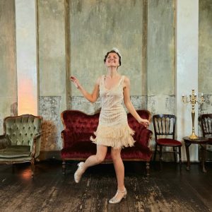 portrait photo of young female swing dancer Maria Heckmann